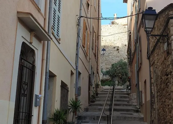 Appart\'Hotel Luxe Vieil Antibes 75 M2 Avec Parking Plages A Pieds